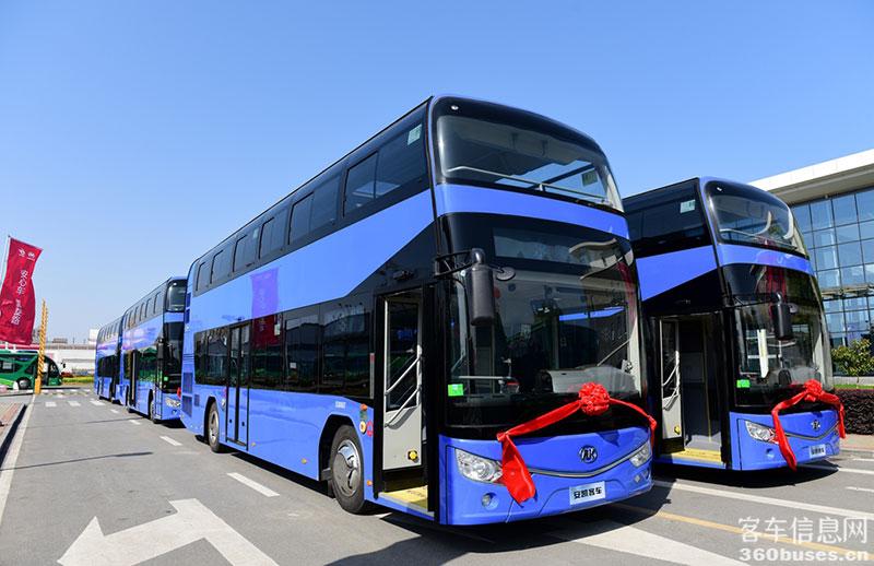 在合肥運(yùn)營的安凱純電動(dòng)雙層公交車