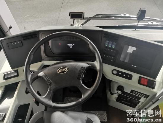 1625742551184423.jpg 配圖3-B12D內(nèi)飾 (1).jpg