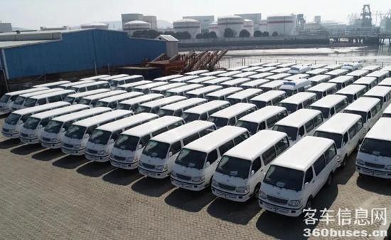 1626850286599782.jpg 出口埃及的金龍輕客整裝待發(fā).jpg