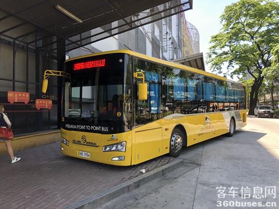 2 在菲律賓當?shù)剡\營的金旅客車1.jpg