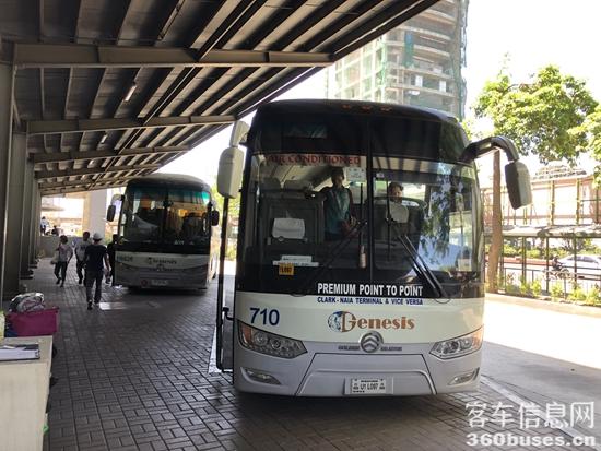 3 在菲律賓當?shù)剡\營的金旅客車2.jpg