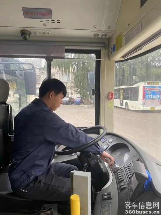 1708938210361666.jpg 4.jpg