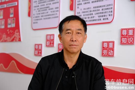 1731287396440857.jpg 3大理市公共汽車國有獨(dú)資有限責(zé)任公司副總經(jīng)理 羅斌.JPG