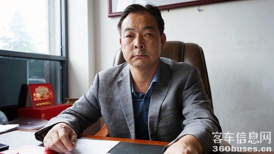 麗江紅杉旅游汽車有限公司總經(jīng)理袁崇華.jpg