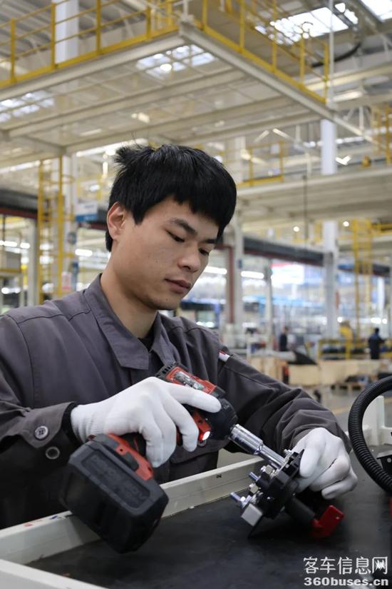 1735272745636576.jpg 9.jpg