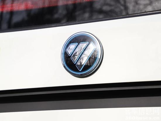 1739768492469441.jpg 7.jpg