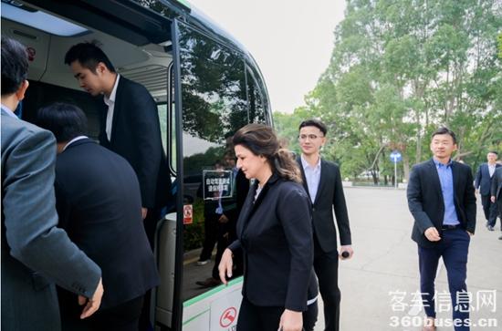 1740977346519648.jpg 6.jpg