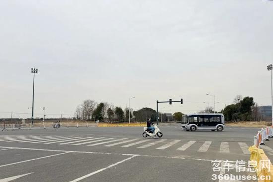 1741927981611903.jpg 2.jpg