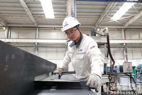 1744611132884420.jpg 1.jpg