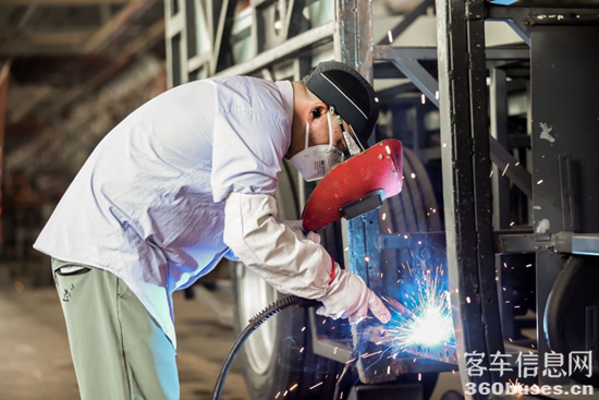 1745199171537334.png 1.png