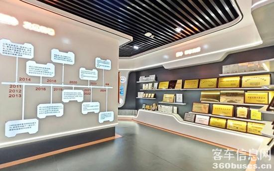 1748325862654335.jpg 11.jpg