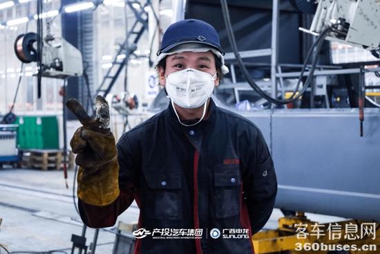 1755652944929715.jpg 4.jpg