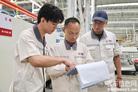 1757581481120212.jpg 5.jpg