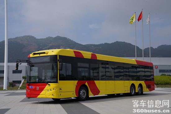 1761701758129183.jpg 3 發(fā)往北歐的15米金旅純電動公交車.JPG