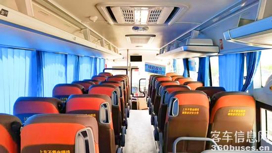 1763083175115405.jpg 內(nèi)飾1.jpg