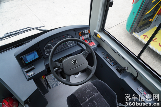 4 車輛內(nèi)飾.png