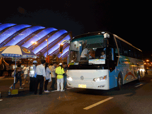 ��ͨ��܇�I(l��ng)��(d��o)�c�͑��M(j��n)�н�����ͨ